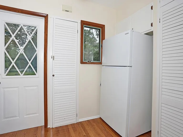 Kitchen/pantry