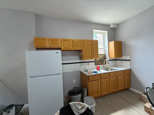 423 Baldwin Avenue image 1 of 13