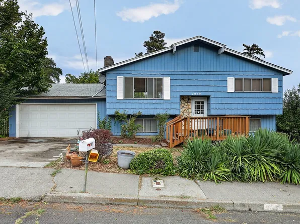 1919 Garrison St, The Dalles, OR 97058