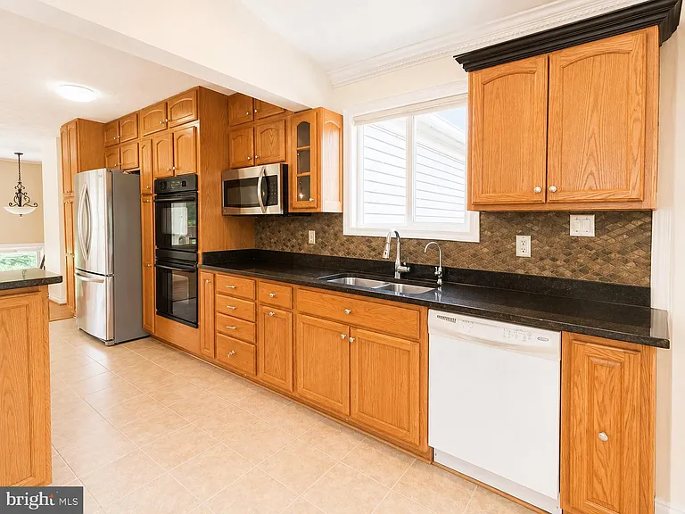 13354 Jasper Ct — Photo 6
