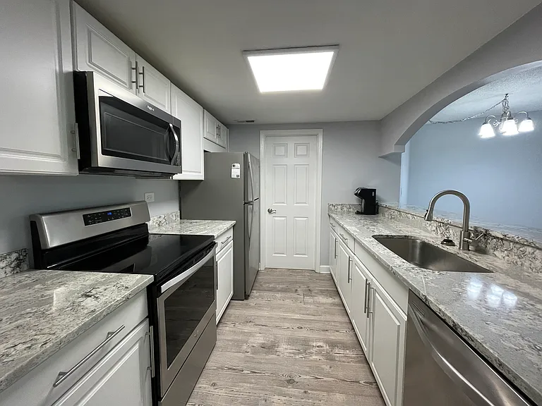 509 Aurora Ave #506 — Photo 8
