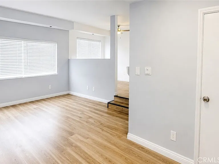 7900 Woodman Ave #105 — Photo 14