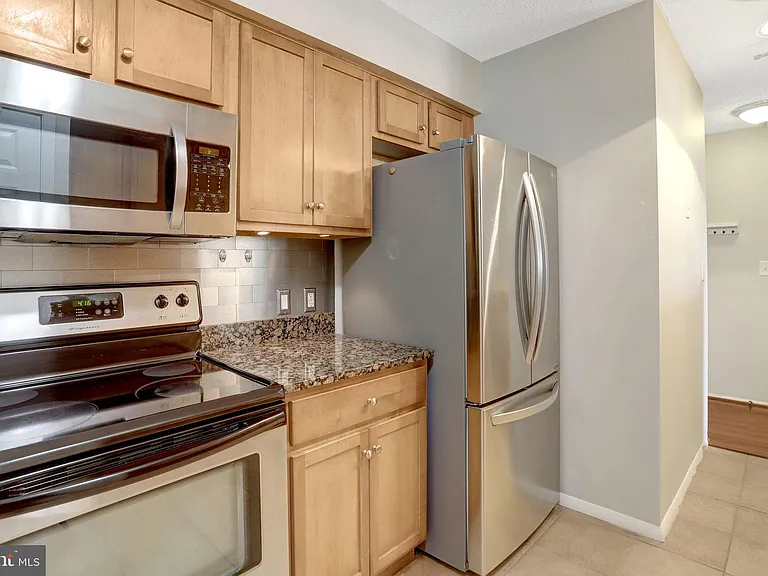 1001 N Vermont St #813 — Photo 5