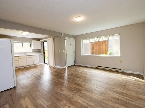 4002A SW Brugger St, Portland, OR 97219