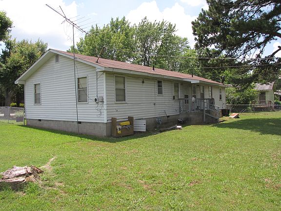 2nd image of 703 W Cedar St