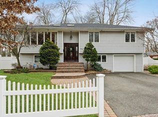 1641 East Dr, Merrick, NY 11566