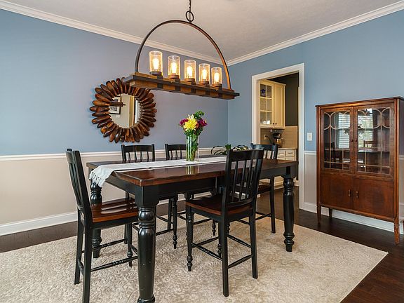 5th image of 2607 Clemton Park E