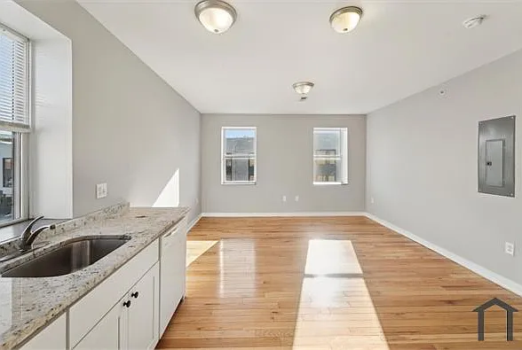 709 N Franklin St #303 — Photo 10