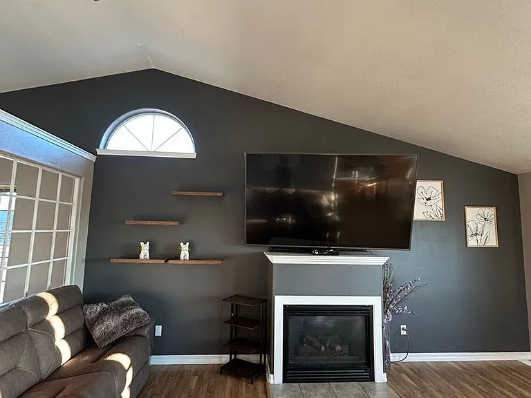 797 SW Sunnyside Dr — Photo 2