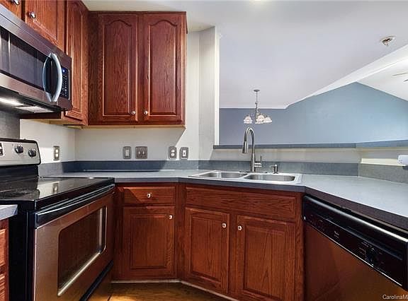 4th image of 6750 Mallard Park Dr