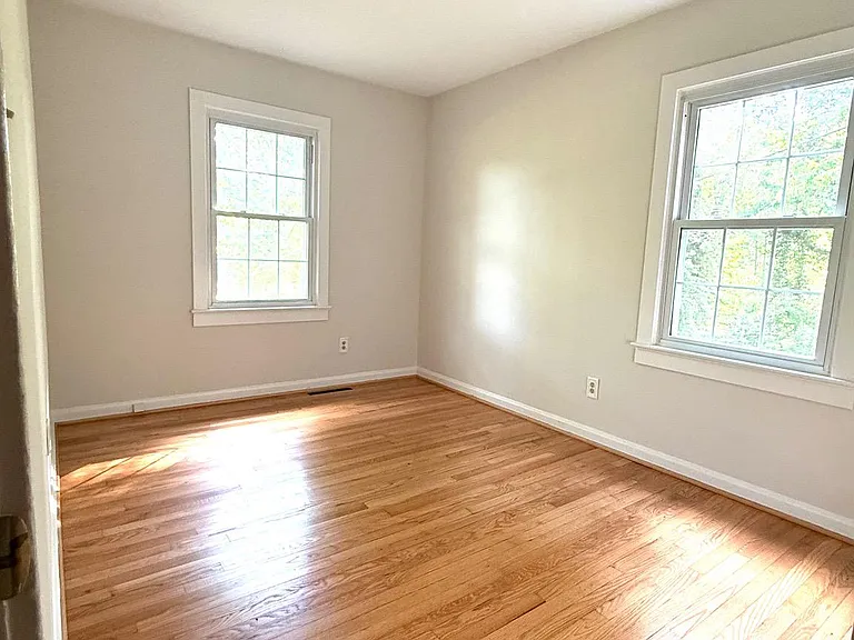 1523 Courthouse Rd — Photo 9