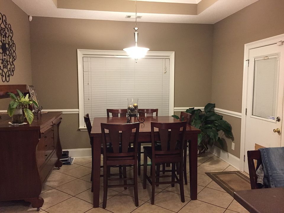 Large breakfast area 