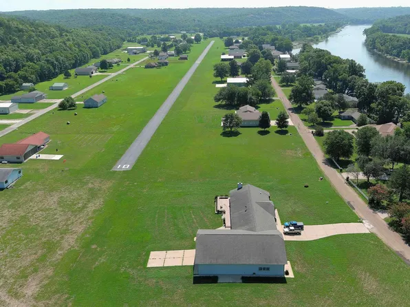803 Valley Airport Dr, Cotter, AR 72626