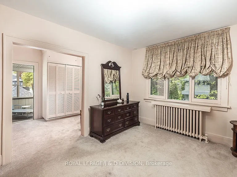 58 Lascelles Blvd — Photo 21