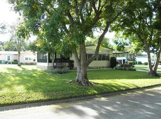2470 Fairbluff Rd, Zellwood, FL 32798