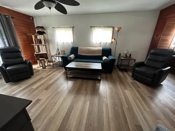 2502 Rudolph Rd, Eau Claire, WI 54701