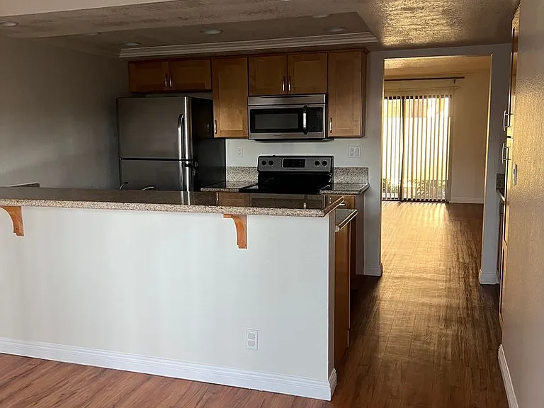 7623 Bay Dr — Photo 4