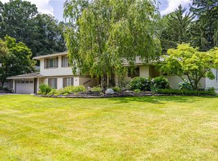 69 Brookwood Rd, Rochester, NY 14610