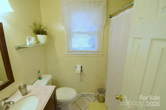 615 E Maple Ave — Photo 7
