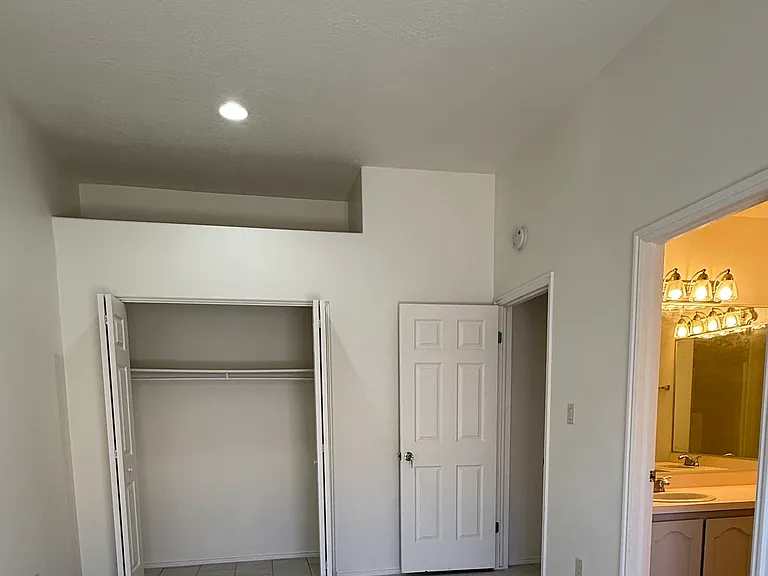 W Canyon View Dr — Photo 10