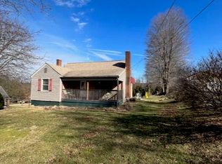 185 Chapel Dr, Ellwood City, PA 16117