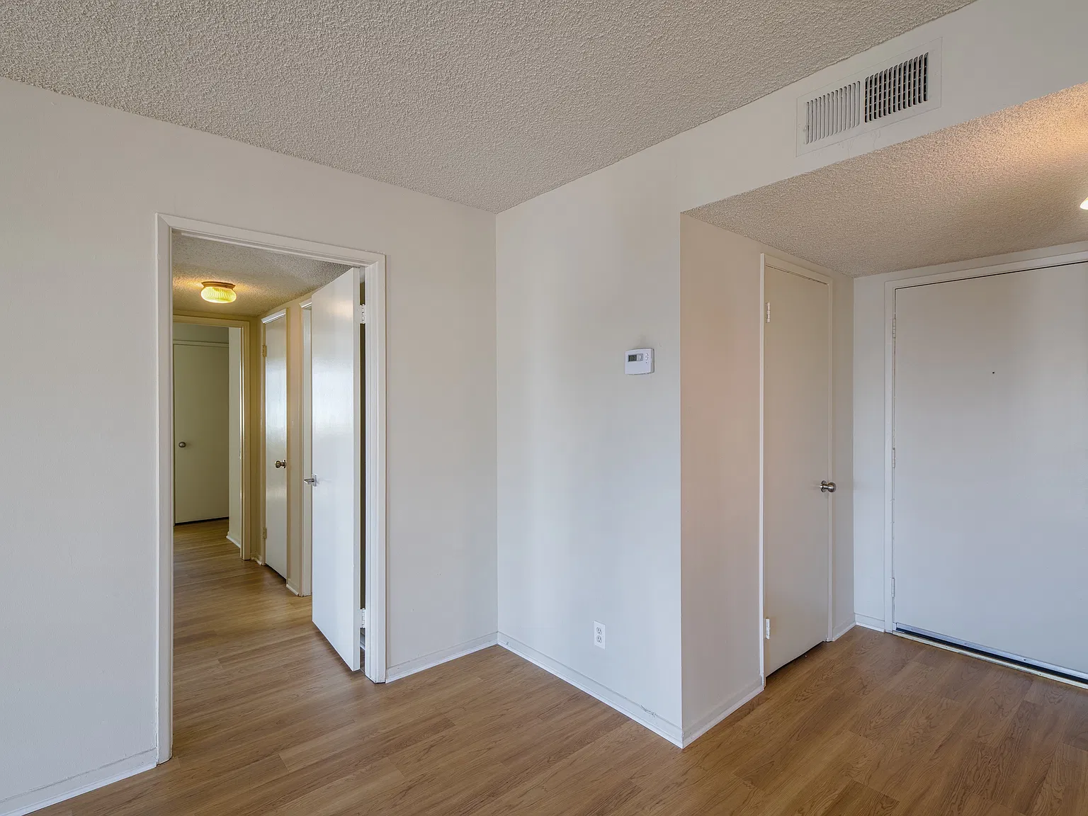 2 bed, 1269 sqft, $3,095 — Photo 3