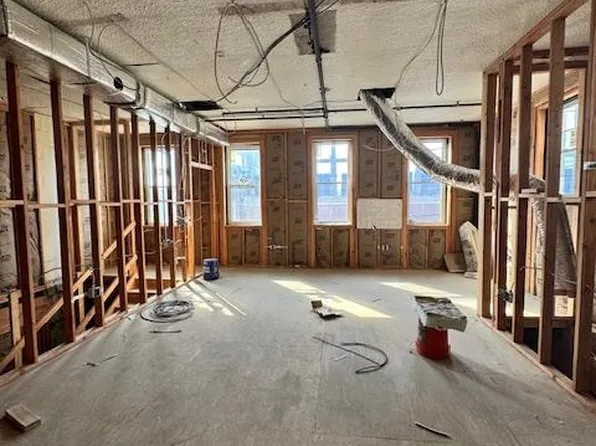 2404 Summit Avenue image 12 of 16