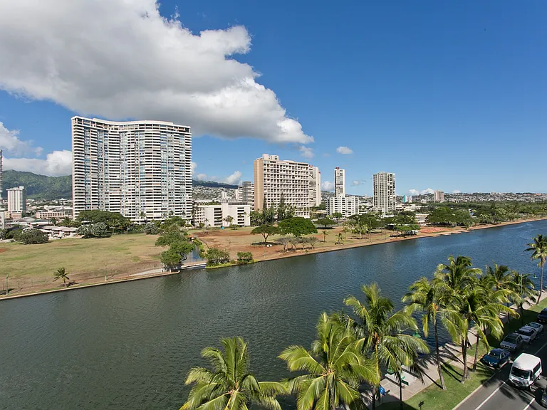 2015 Ala Wai Blvd #9C — Photo 2