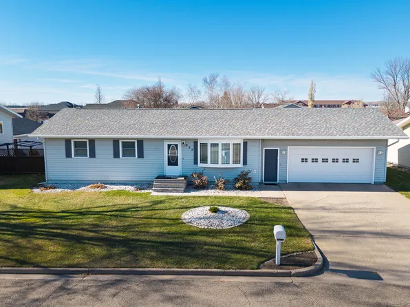 923 7th Ave NW, Valley City, ND 58072