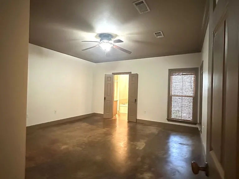 10243 Hillmont Ave — Photo 9