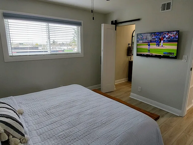 1295 Harold Ave — Photo 6