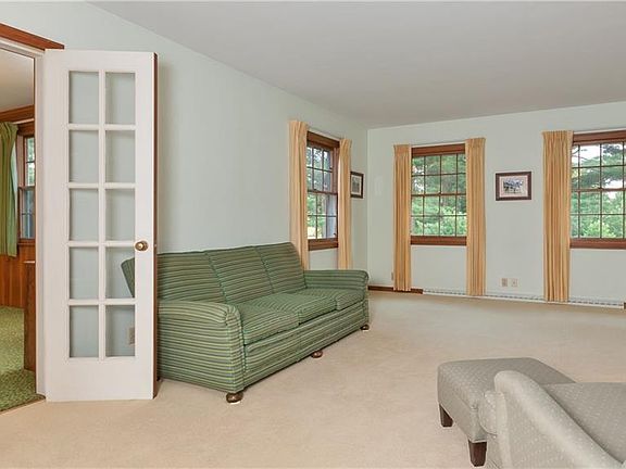 5th image of 3036 Roberts Dr