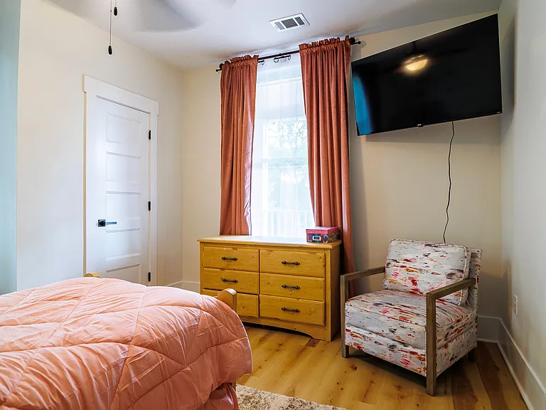 854 Beecher St SW — Photo 4
