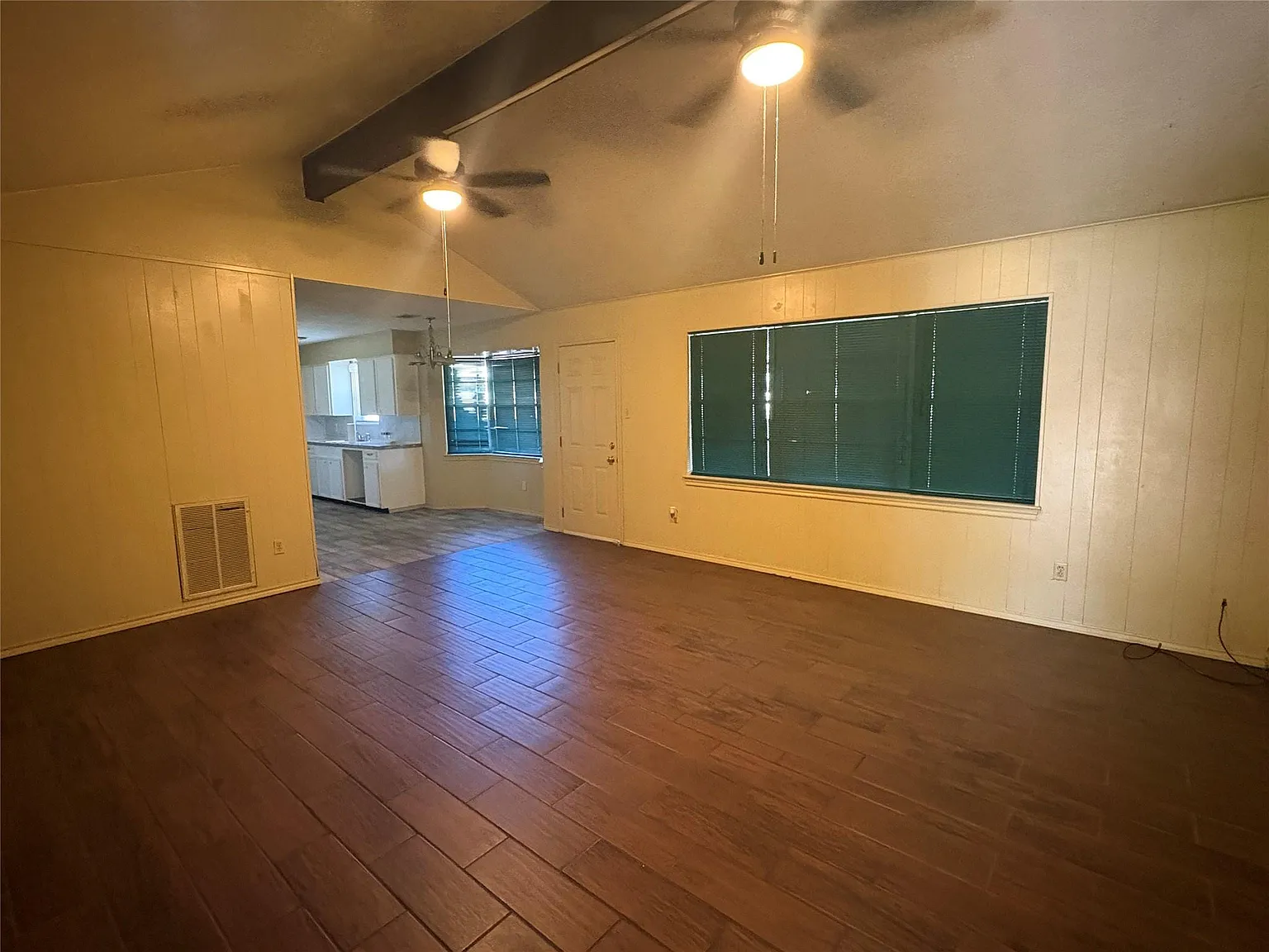 3 bed, 2.0 bath, 1473 sqft, $2,000 — Photo 4