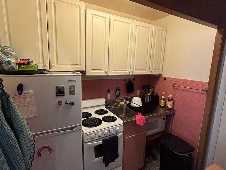 604 W Main St — Photo 2