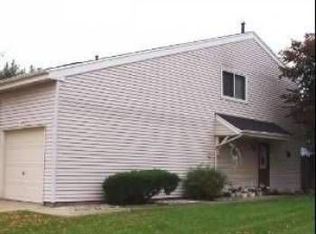 1894 Timber Ln, Glendale Heights, IL