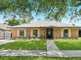 8017 Barocco Dr, Harahan, LA 70123