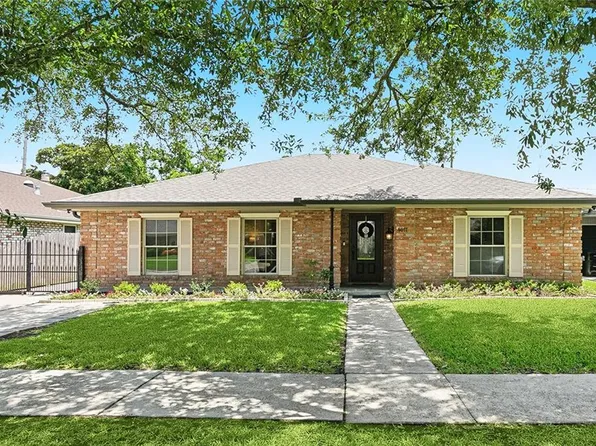 8017 Barocco Dr, Harahan, LA 70123