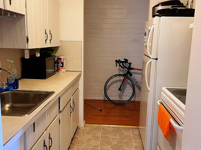 115 W Squantum St — Photo 5