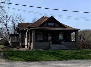 405 Camden Rd, Mt Sterling, IL 62353