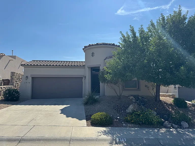 1970 Villa Napoli Loop W — Photo 1