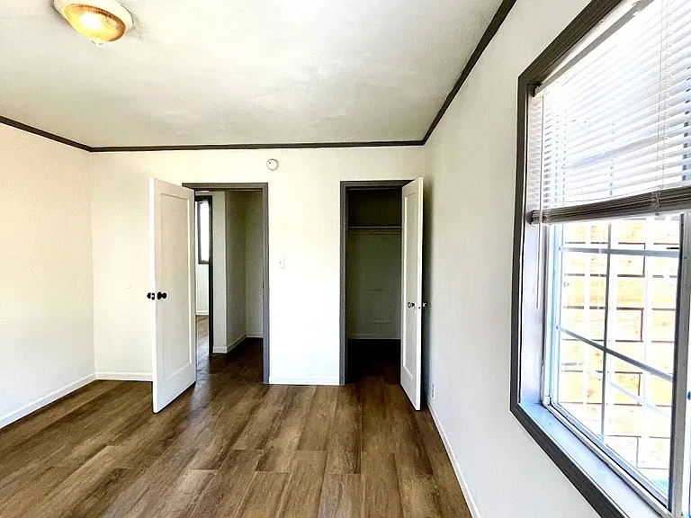 1339 S Sycamore Ave — Photo 10