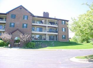 631 Hapsfield Ln APT 107, Buffalo Grove, IL