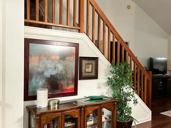 6498 Terrace Ct, Harrisburg, PA 17111