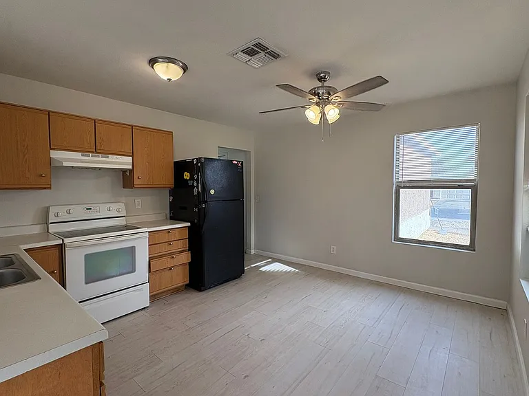 11774 W Aster Dr — Photo 2