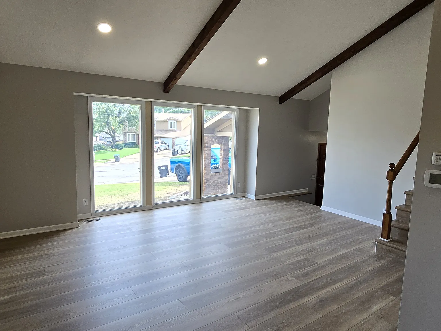 4 bed, 2.5 bath, 2570 sqft, $2,600 — Photo 4