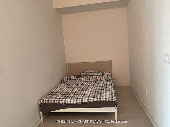 3rd image of 31 Tippett Rd #1025