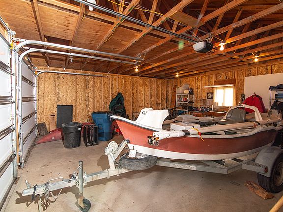 2nd image of 14 Brewster Creek Rd