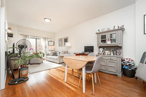 Rented by Modern Spaces | media 25