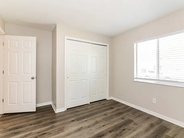 724 Iowa Woods Cir E — Photo 12